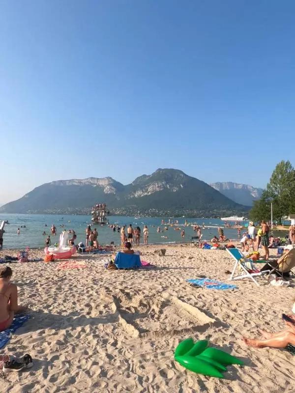 Le Santiego 100M Du Lac Et 4Km Du Vieil Annecy Sévrier Eksteriør billede